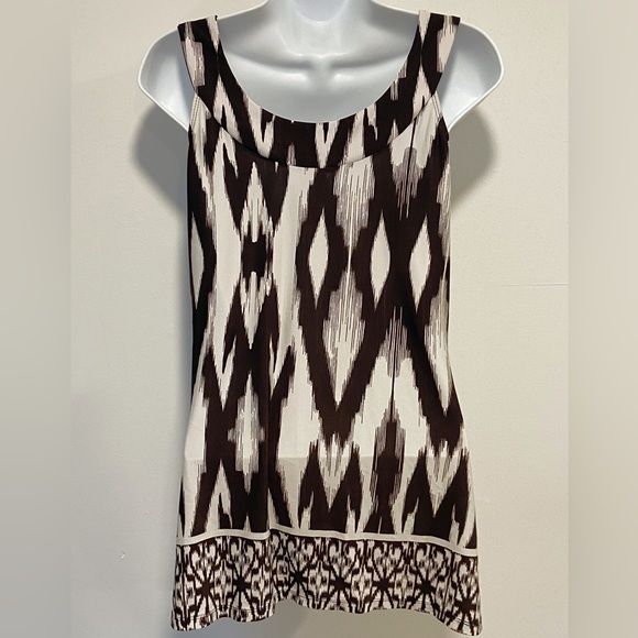 Brown, patterned top - Picture 3 of 6